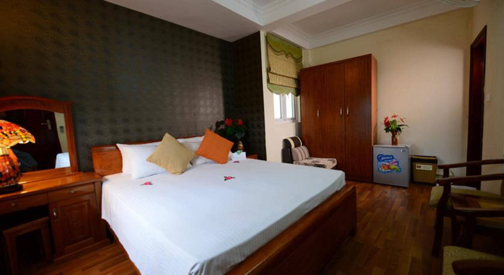 Madam Moon Guesthouse 2 Hanoi Exterior photo