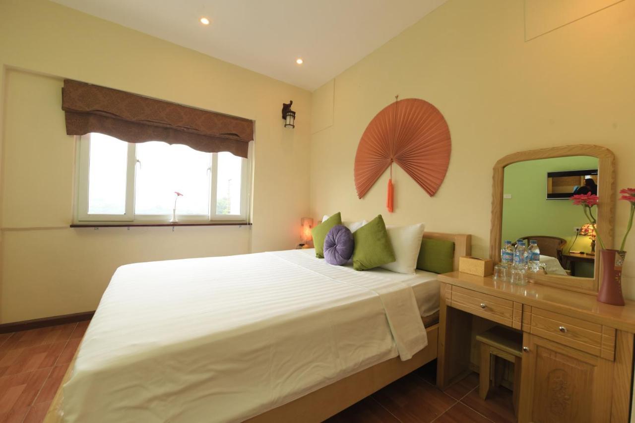 Madam Moon Guesthouse 2 Hanoi Exterior photo